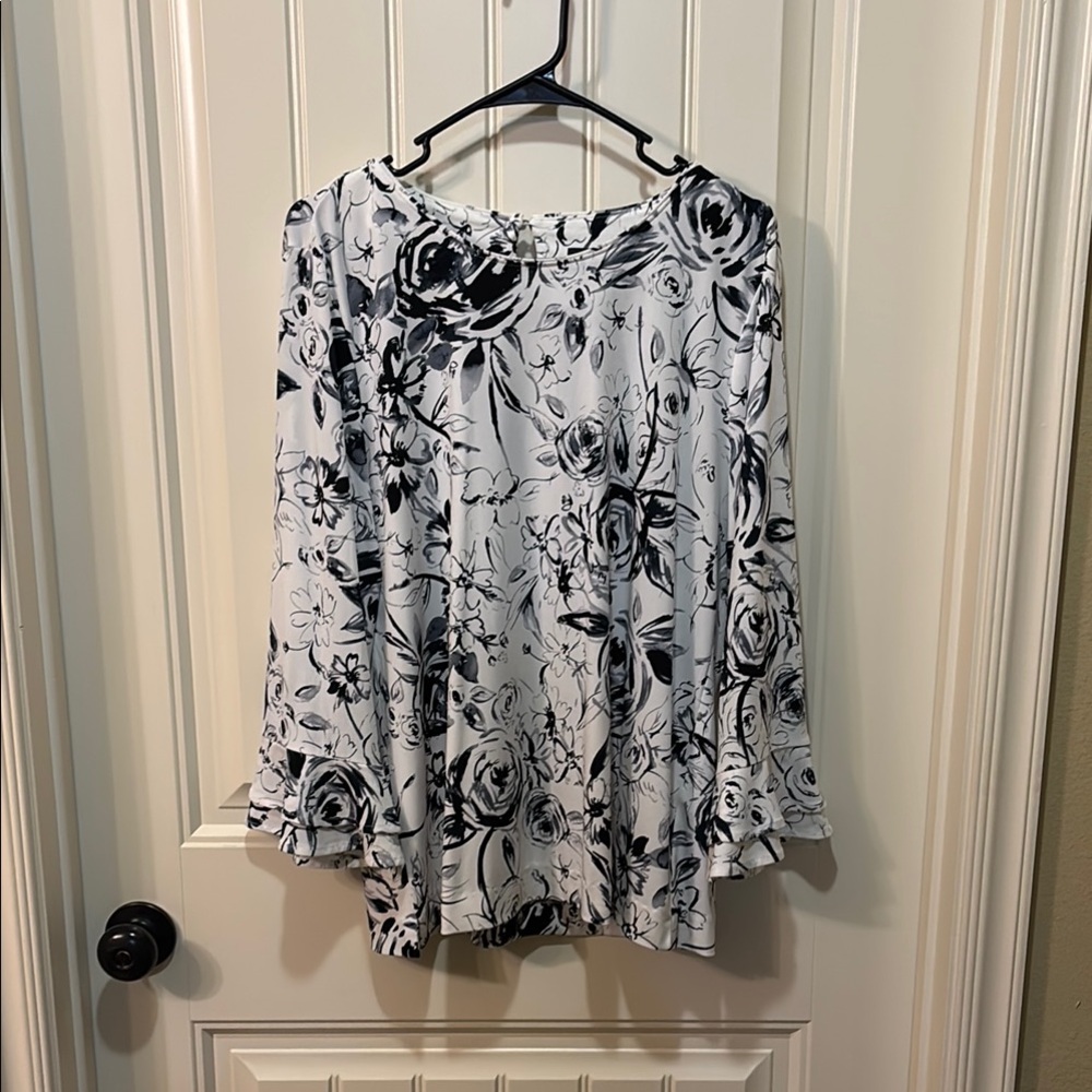 Karl Lagerfeld Black and White 3/4 Sleeve Boxy Blouse